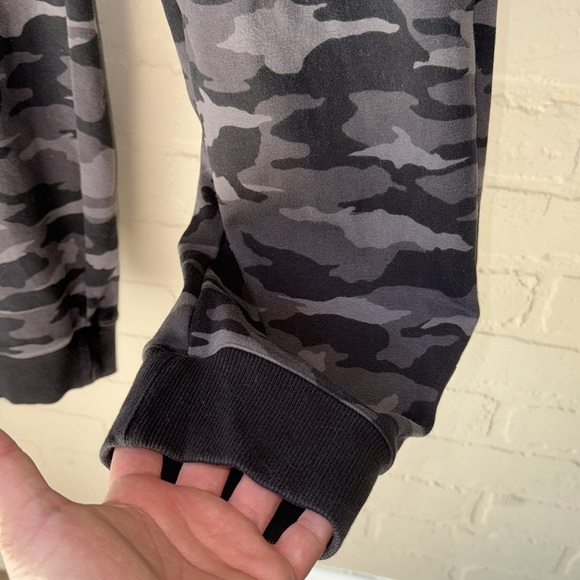 Athleta camo joggers black gray pockets soft medium - Picture 3 of 4
